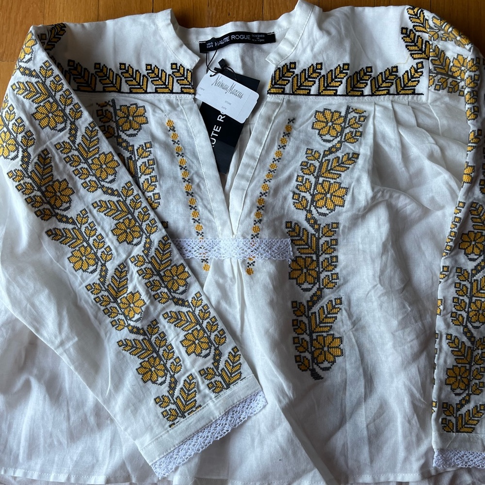 NWT embroidered L/S linen & cotton top size small